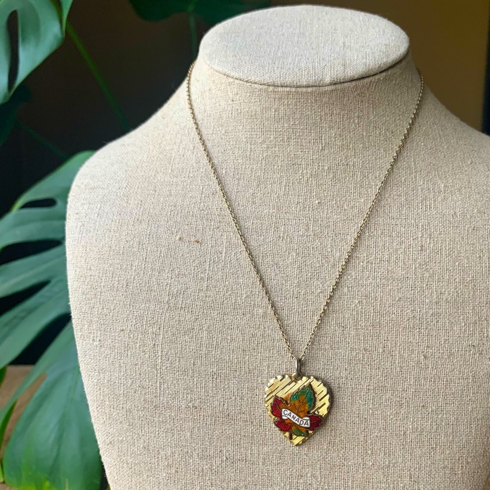 Vintage Canada Heart Pendant Necklace